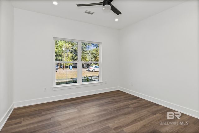 10180 Pineview Lane, Foley, AL 36535