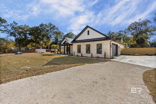 10180 Pineview Lane, Foley, AL 36535