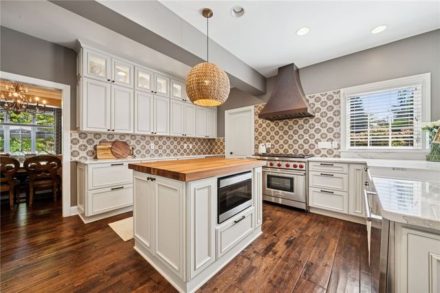 2080 Saint Ann Common, North Huntingdon, PA 15642