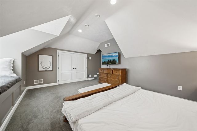 2080 Saint Ann Common, North Huntingdon, PA 15642