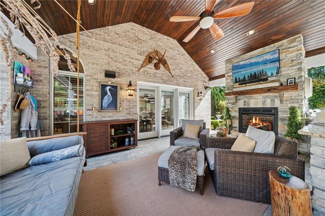 2080 Saint Ann Common, North Huntingdon, PA 15642