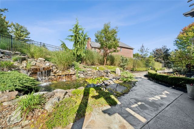 2080 Saint Ann Common, North Huntingdon, PA 15642