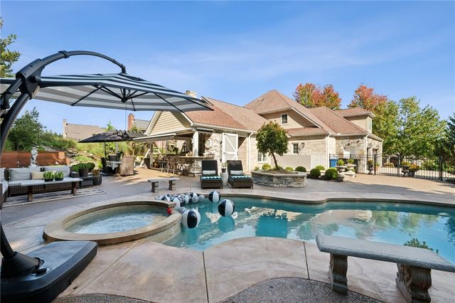 2080 Saint Ann Common, North Huntingdon, PA 15642