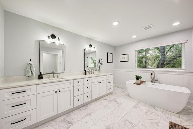 9305 Clearock DR, Austin, TX 78750