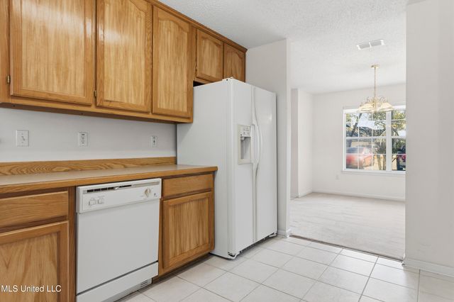 10673 N Oak Crest Drive, Biloxi, MS 39532