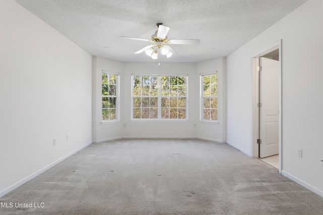 10673 N Oak Crest Drive, Biloxi, MS 39532