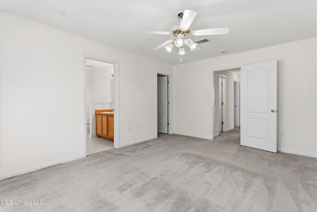 10673 N Oak Crest Drive, Biloxi, MS 39532