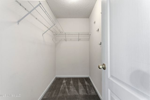 10673 N Oak Crest Drive, Biloxi, MS 39532