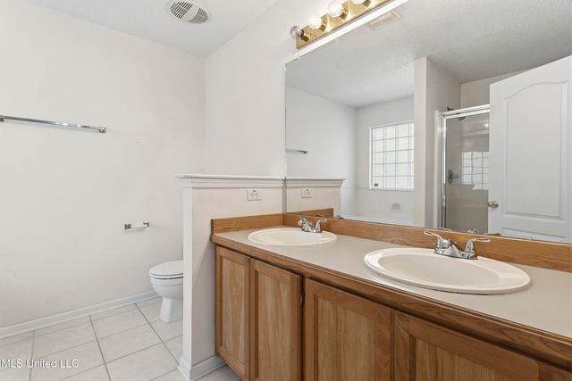 10673 N Oak Crest Drive, Biloxi, MS 39532