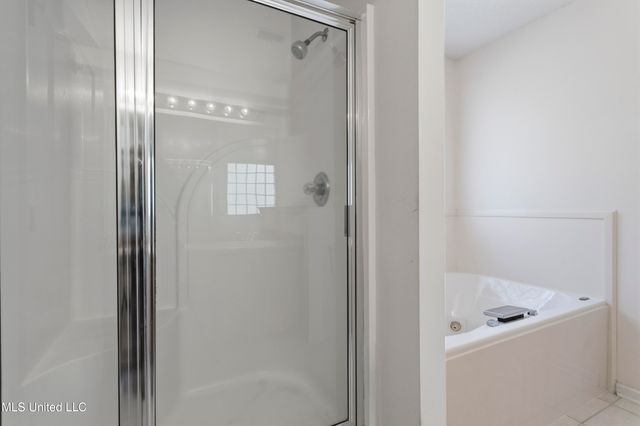 10673 N Oak Crest Drive, Biloxi, MS 39532