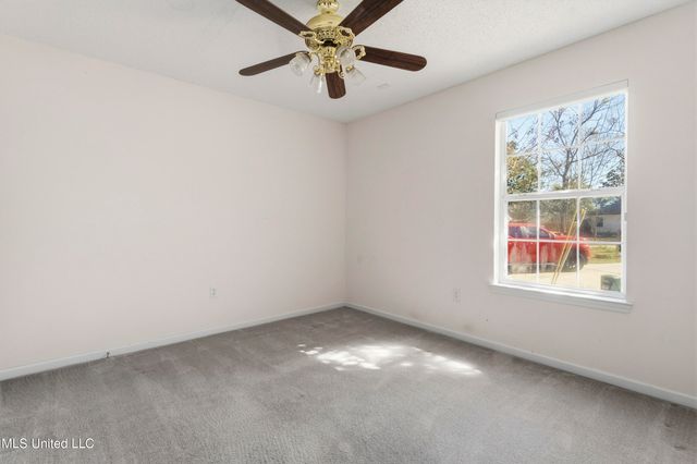 10673 N Oak Crest Drive, Biloxi, MS 39532