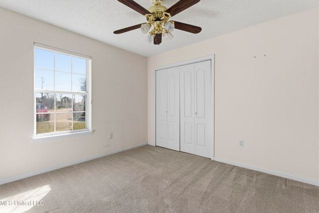 10673 N Oak Crest Drive, Biloxi, MS 39532