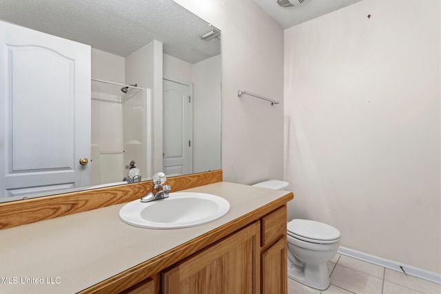 10673 N Oak Crest Drive, Biloxi, MS 39532