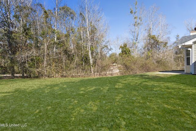 10673 N Oak Crest Drive, Biloxi, MS 39532