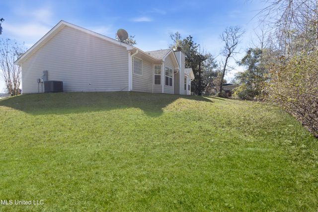 10673 N Oak Crest Drive, Biloxi, MS 39532