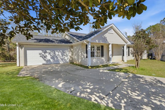 10673 N Oak Crest Drive, Biloxi, MS 39532