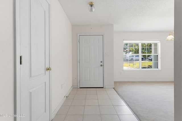 10673 N Oak Crest Drive, Biloxi, MS 39532