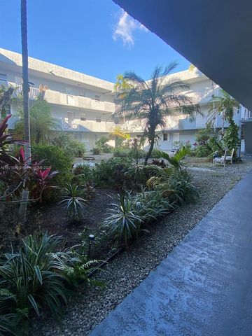 1725 W 60th St F128, Hialeah, FL 33012