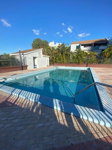 1725 W 60th St F128, Hialeah, FL 33012