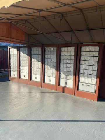 1725 W 60th St F128, Hialeah, FL 33012