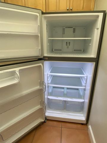 1725 W 60th St F128, Hialeah, FL 33012