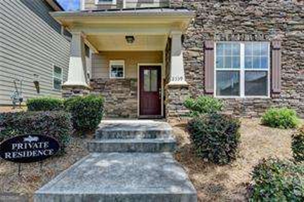 2339 Village Grove Drive, Suwanee, GA 30024