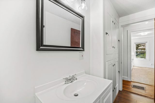 154 Lamont St, Springfield, MA 01119