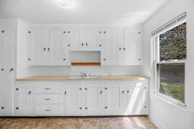 154 Lamont St, Springfield, MA 01119
