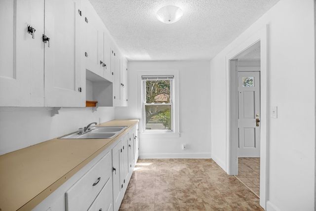 154 Lamont St, Springfield, MA 01119