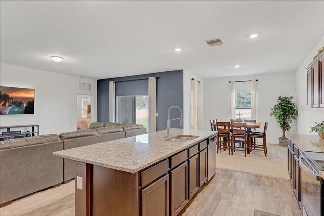 806 HIGHGATE OAKS PLACE, Seffner, FL 33584