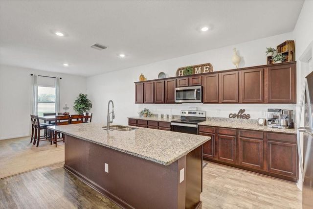 806 HIGHGATE OAKS PLACE, Seffner, FL 33584