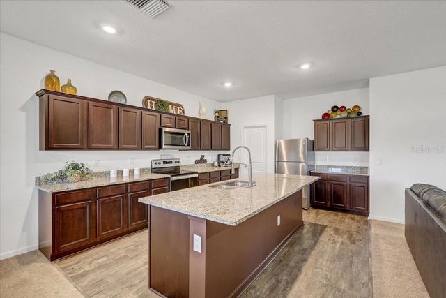 806 HIGHGATE OAKS PLACE, Seffner, FL 33584
