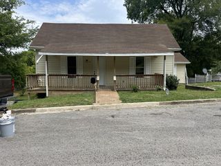 129 Brookside Dr, Fayetteville, TN 37334