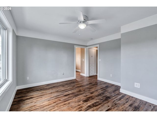 -1 Se MAIN St, Portland, OR 97215