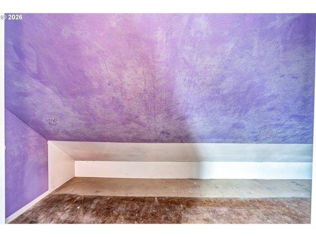 -1 Se MAIN St, Portland, OR 97215