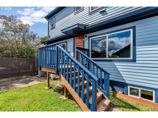 -1 Se MAIN St, Portland, OR 97215