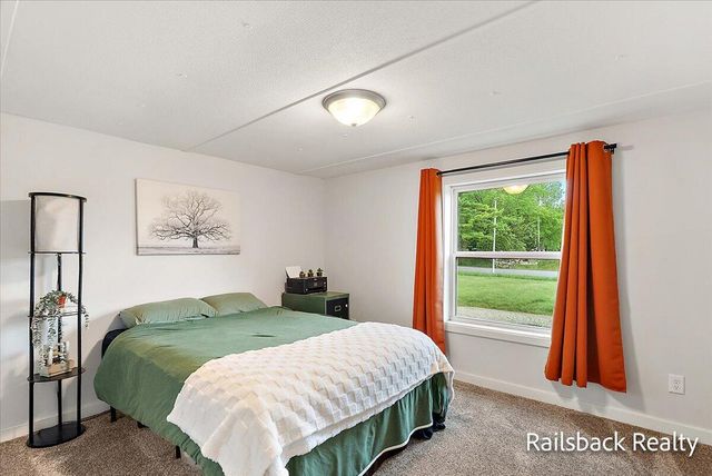 14700 Hanna Avenue NE, Cedar Springs, MI 49319