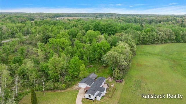 14700 Hanna Avenue NE, Cedar Springs, MI 49319