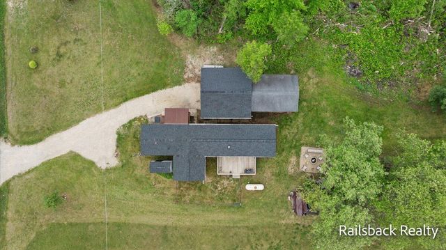 14700 Hanna Avenue NE, Cedar Springs, MI 49319