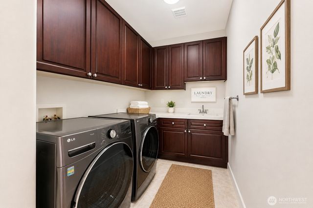 24121 NE 1st Place, Sammamish, WA 98074