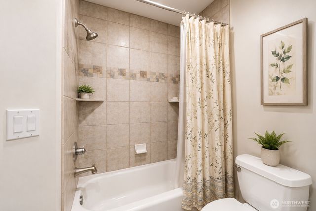 24121 NE 1st Place, Sammamish, WA 98074
