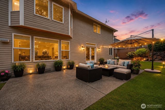 24121 NE 1st Place, Sammamish, WA 98074