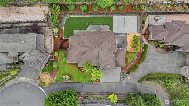 24121 NE 1st Place, Sammamish, WA 98074