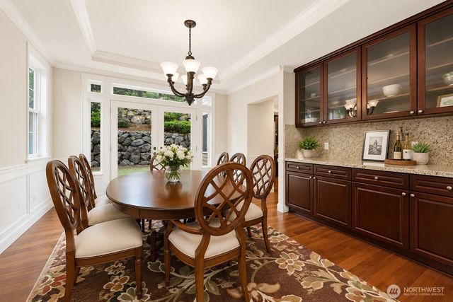 24121 NE 1st Place, Sammamish, WA 98074