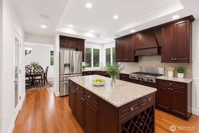 24121 NE 1st Place, Sammamish, WA 98074
