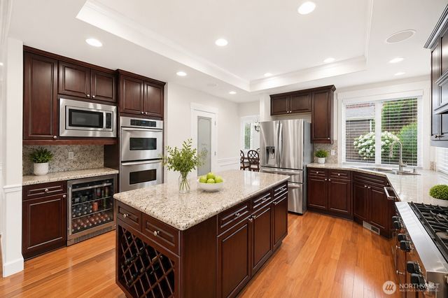 24121 NE 1st Place, Sammamish, WA 98074