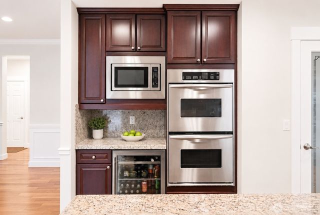 24121 NE 1st Place, Sammamish, WA 98074