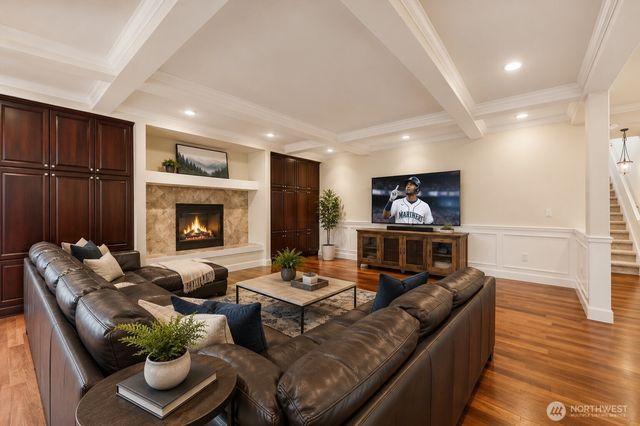 24121 NE 1st Place, Sammamish, WA 98074