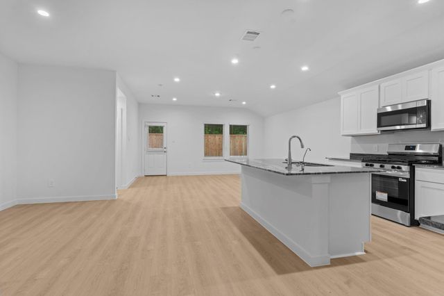 1511 Splashing Wave Drive, Iowa Colony, TX 77583