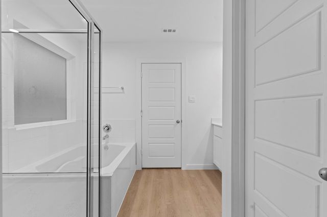 1511 Splashing Wave Drive, Iowa Colony, TX 77583